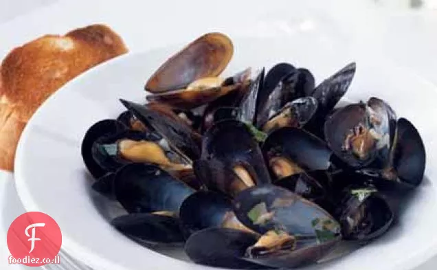 Moules-Marinière aux Fines Herbes (מולים עם עשבים עדינים)