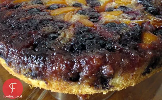 עוגת אוכמניות משמשות הפוכה