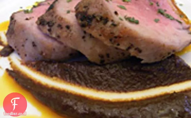 בשר חזיר צלוי עם רוטב שומה שחור אגוז