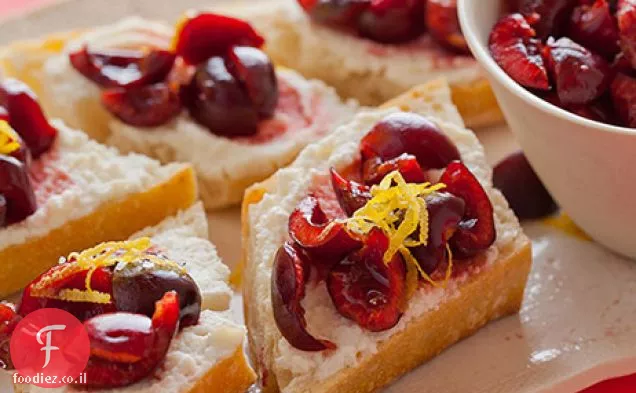 דובדבנים מתוקים, לימון וריקוטה Crostinis