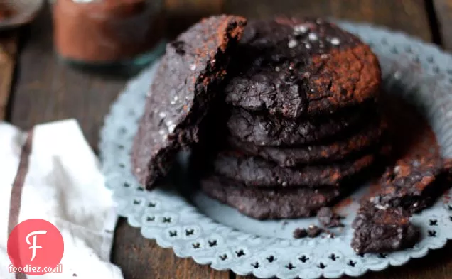 שעועית שחורה עוגיות שוקולד צ'ילי דובדבן