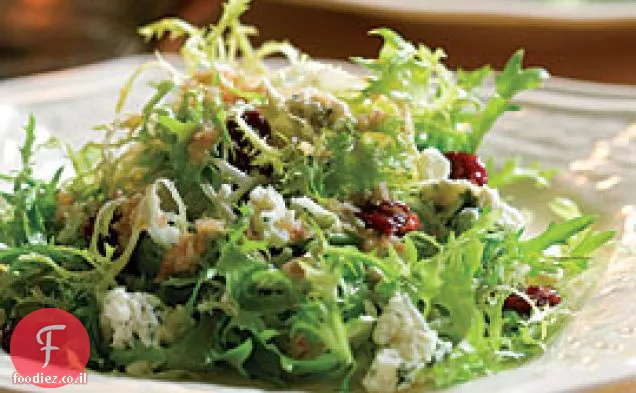 סלט פריסה עם גבינה כחולה, דובדבנים יבשים & Vinaigrette אגוז
