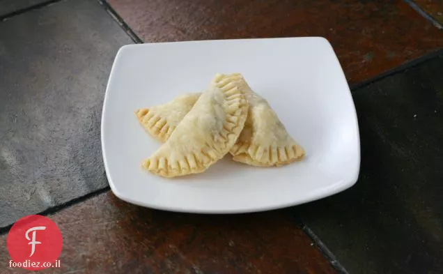 טארט דובדבן מיני כיסים עם גבינת עיזים