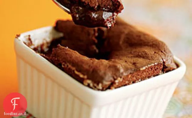 עוגות סופלה שוקולד מריר עם אספרסו-רוטב שוקולד
