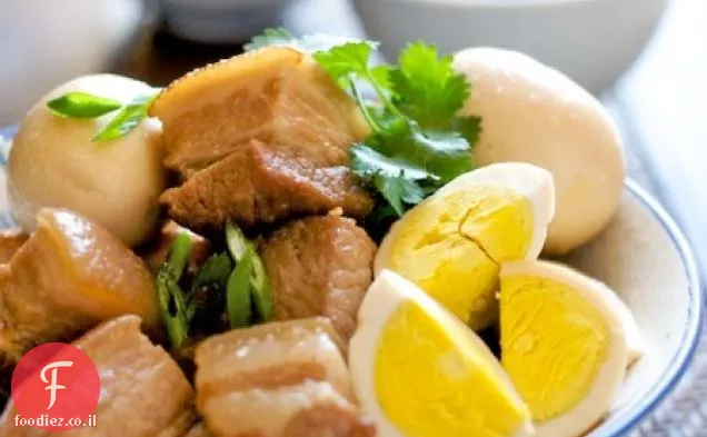 חזיר מטוגן וייטנאמי וביצים במתכון קרמל-Thit Heo Kho