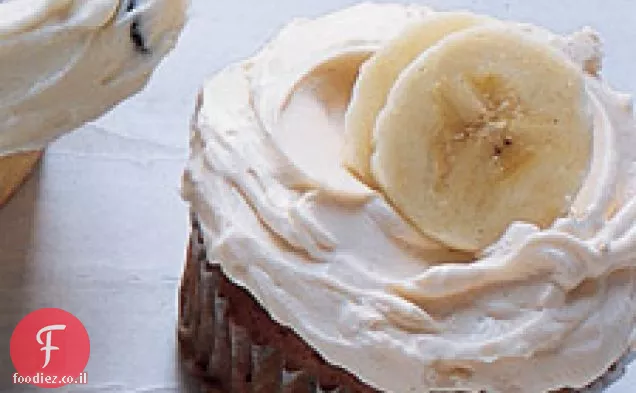 עוגות בננה עם קרם חמאה קרמל