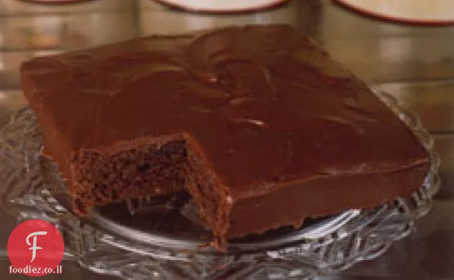 עוגת השוקולד השחורה של דודה סבלה עם ציפוי פאדג'