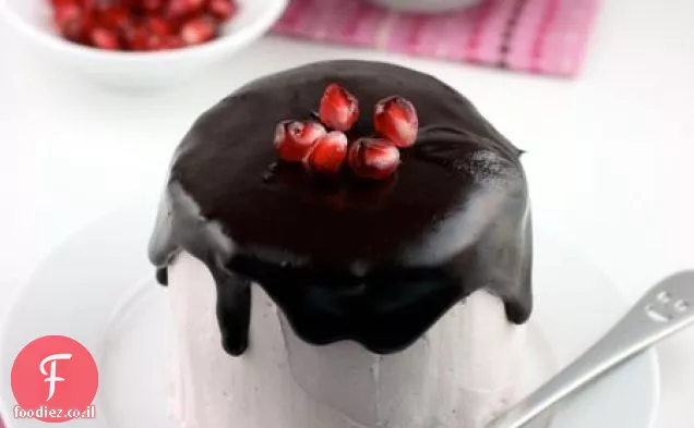 עוגת מוס שוקולד רימונים