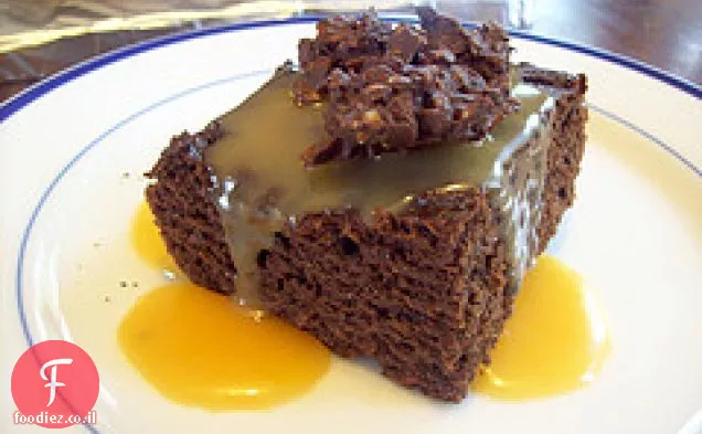 עוגת שוקולד עם רוטב קרמל דבש שוקולד מצופה C