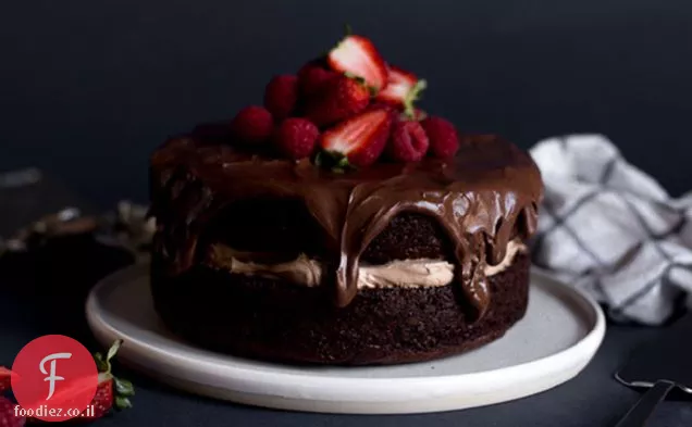 עוגת שוקולד-שמנת חמוצה מזוגגת