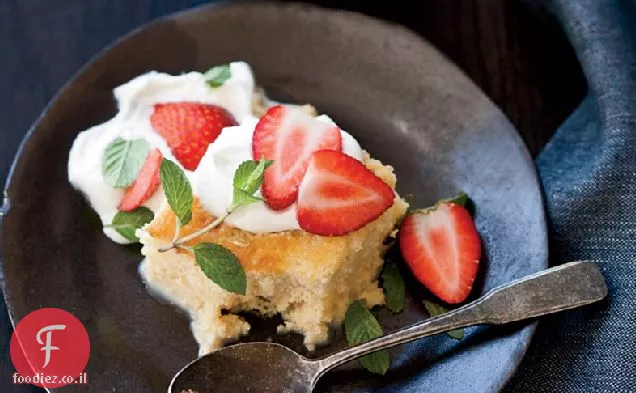 Tres Leches עוגה עם תותים