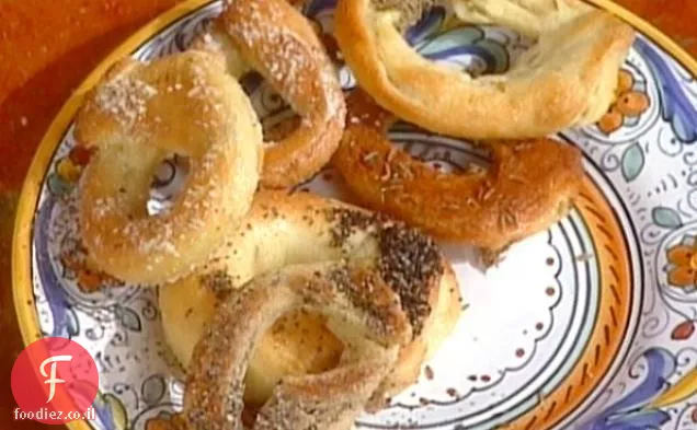 בייגלה מבושל איטלקי: Taralli