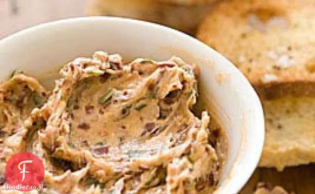 עגבניות מיובשות וחמאת בזיליקום