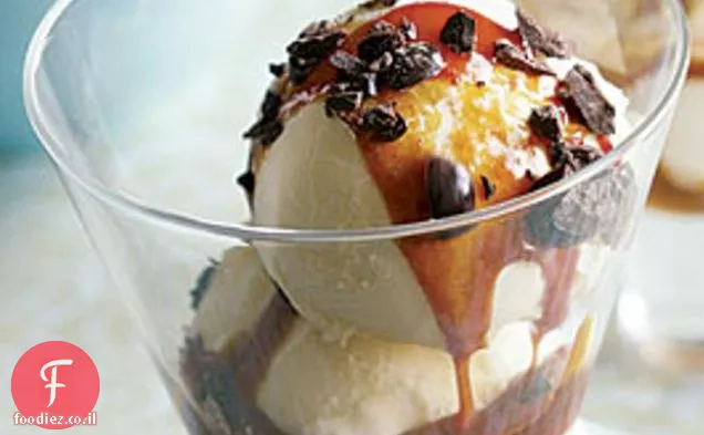 גלידת וניל עם אספרסו-רוטב קרמל