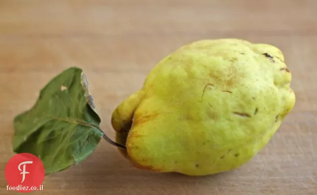 חזיר עם חבושים עלומים ו Pilaf Courgette