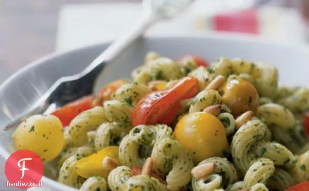 Cavatappi עם ארוגולה פסטו ועגבניות שרי
