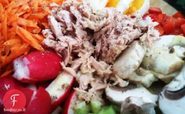 סלט Nicoise ללא עלים