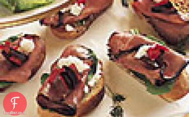 רוסטביף וארוגולה קרוסטיני עם פלפל זית - אדום