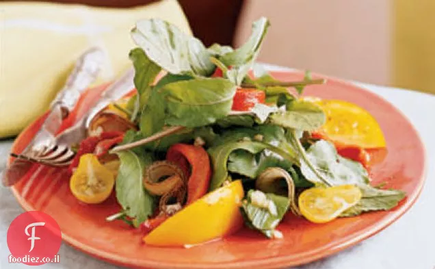 ירקות בגריל, ארוגולה וסלט עגבניות צהוב