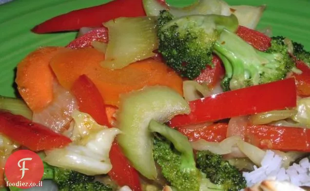 עוף Lo מיין עם ירקות