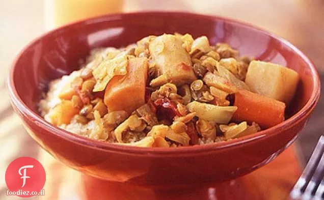 שורש Tagine ירקות עם עדשים