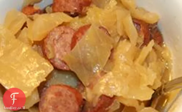 כרוב Kielbasa ארוחת ערב