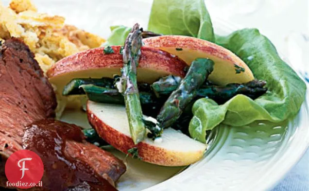 אספרגוס - סלט תפוחים עם ויניגרט גבינה כחולה