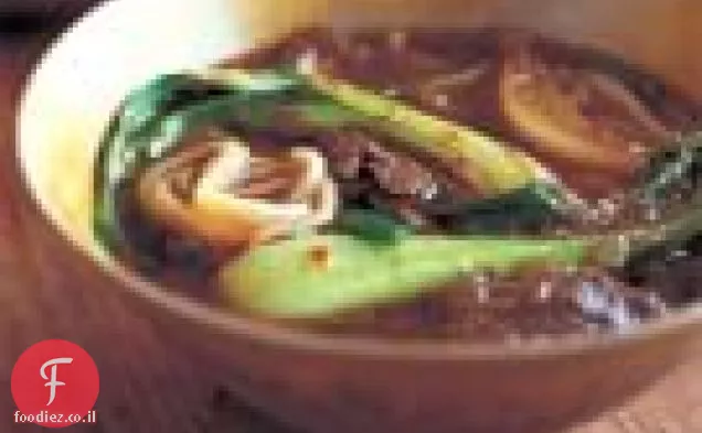 בייבי בוק צ'וי מרק אטריות בשר עם תבלינים חמים