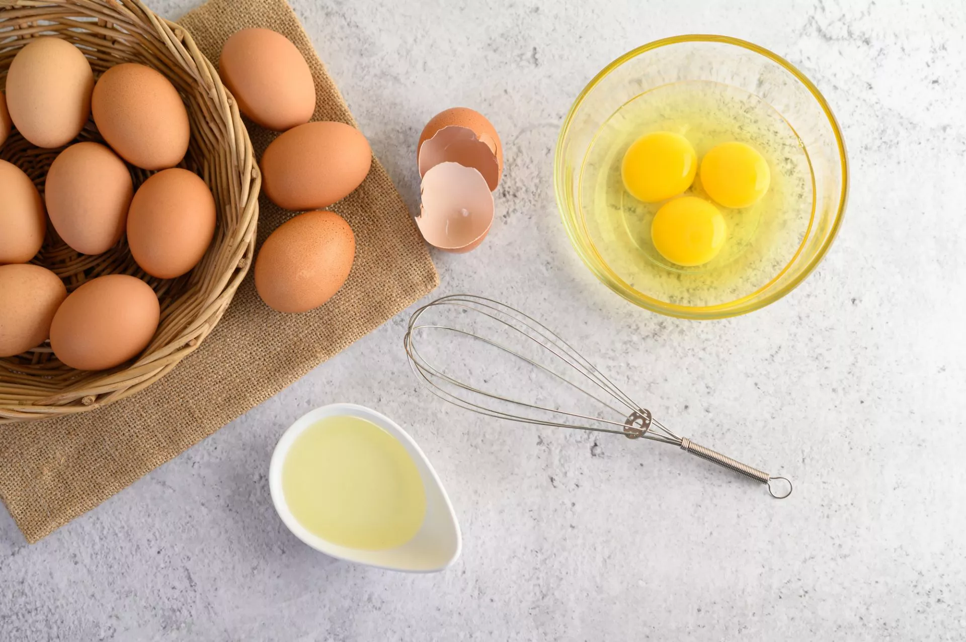 איך לבשל ביצים: 10 דרכים!